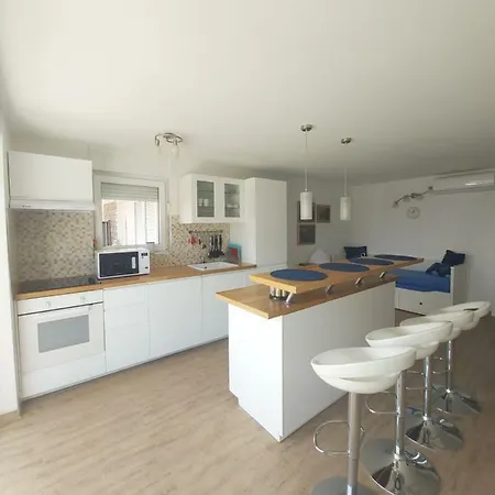 Irina Apartment