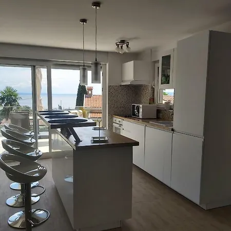 Irina Apartment *